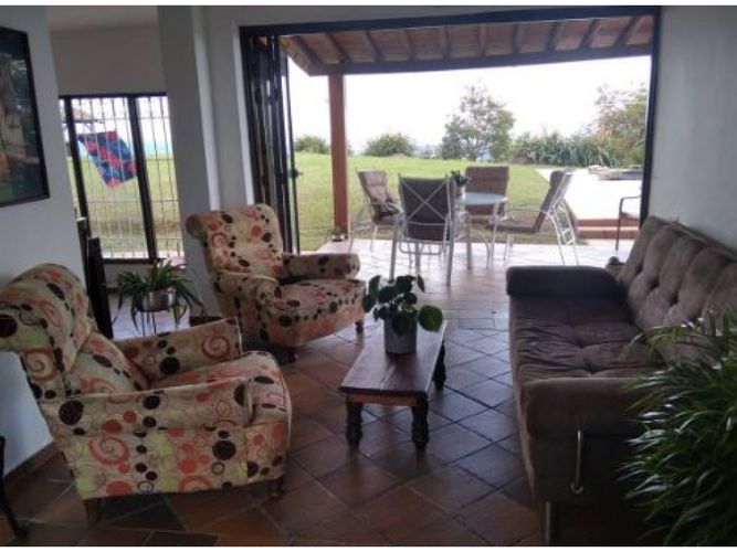 Casa de 5 alcobas en venta en La Primavera, Marinilla, 160 m² · foto 12 de 24