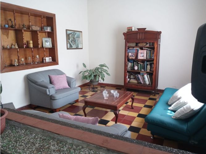 Casa de 4 alcobas en venta en Prado, Medellín, 270 m² · foto 2 de 24