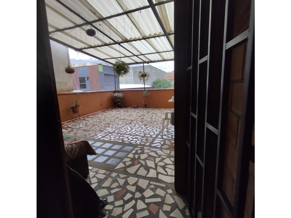 Apartamento en venta en Bombona No.1, Medellín · foto 2 de 23