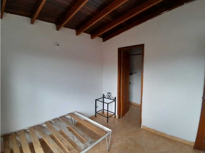 Casa de 8 alcobas en venta en Bombona No.1, Medellín, 235 m² · foto 10 de 24