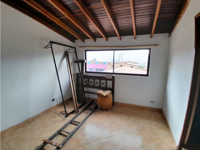 Casa de 8 alcobas en venta en Bombona No.1, Medellín, 235 m² · foto 16 de 24
