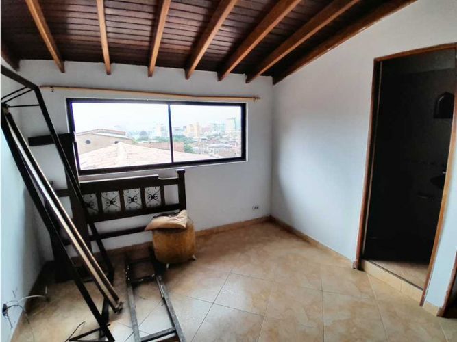 Casa de 8 alcobas en venta en Bombona No.1, Medellín, 235 m² · foto 17 de 24