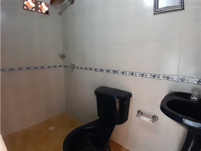 Casa de 8 alcobas en venta en Bombona No.1, Medellín, 235 m² · foto 18 de 24