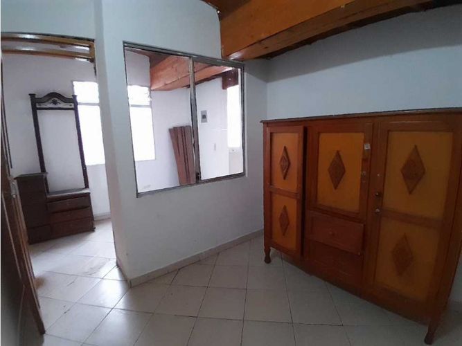 Casa de 8 alcobas en venta en Bombona No.1, Medellín, 235 m² · foto 20 de 24