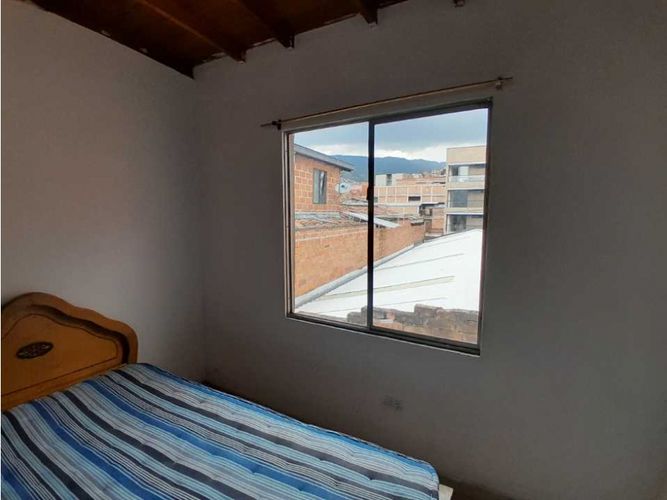 Casa de 8 alcobas en venta en Bombona No.1, Medellín, 235 m² · foto 21 de 24