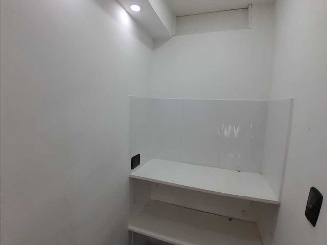 Local en arriendo en San Diego, Medellín, 37 m² · foto 10 de 11