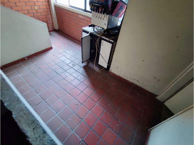 Edificio en venta en Jesus Nazareno, Medellín, 560 m² · foto 15 de 19