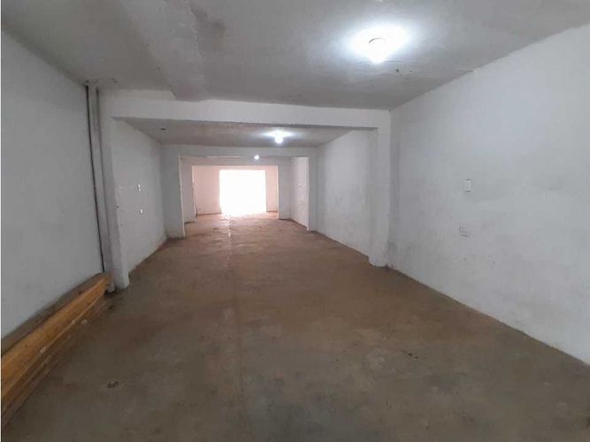 Bodega en arriendo en Naranjal, Medellín, 100 m² · foto 2 de 10