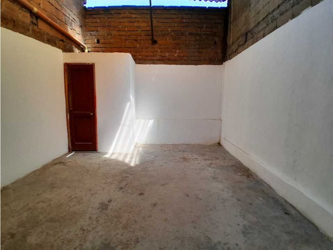 Bodega en arriendo en Naranjal, Medellín, 100 m² · foto 8 de 10