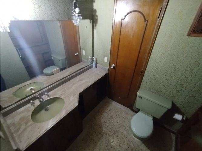 Apartamento de 4 alcobas en venta en Loma De Los Bernal, Medellín, 217 m² · foto 24 de 24