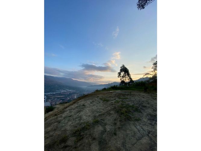 Casa de 2 alcobas en venta en Cristo Rey, Copacabana, 65 m² · foto 2 de 18