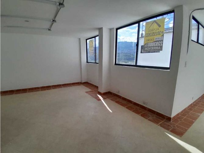 Local en arriendo en Estación Villa, Medellín, 85 m² · foto 5 de 12