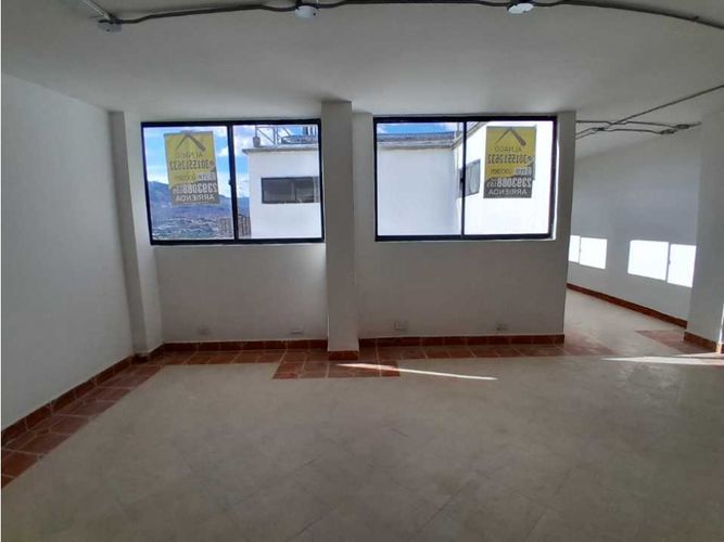 Local en arriendo en Estación Villa, Medellín, 85 m² · foto 7 de 12
