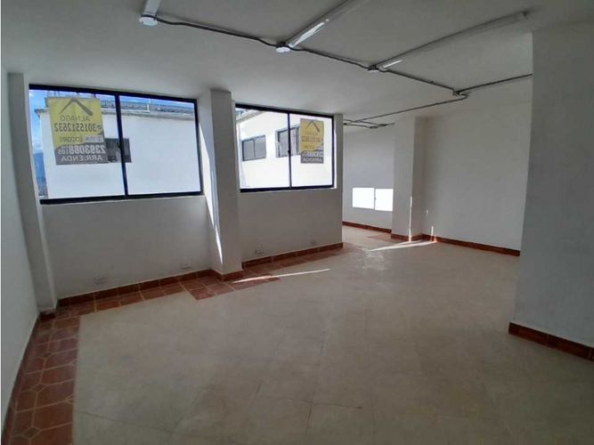 Local en arriendo en Estación Villa, Medellín, 85 m² · foto 8 de 12