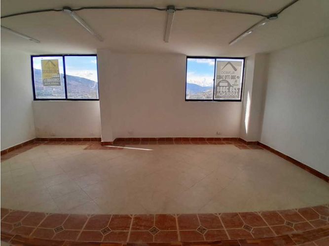 Local en arriendo en Estación Villa, Medellín, 85 m² · foto 10 de 12