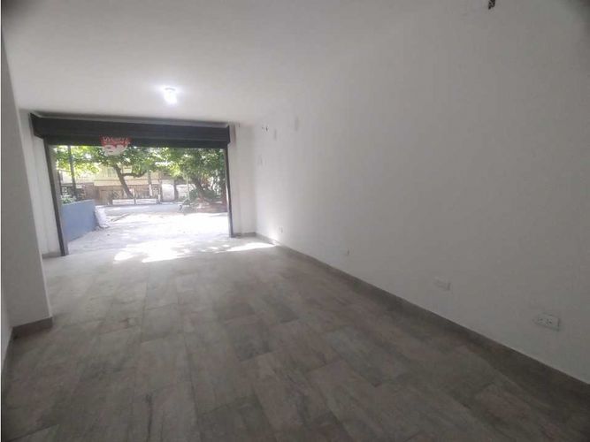 Local en arriendo en La Castellana, Medellín, 35 m² · foto 3 de 4