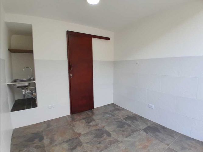 Local en arriendo en Villatina, Medellín, 10 m² · foto 7 de 7