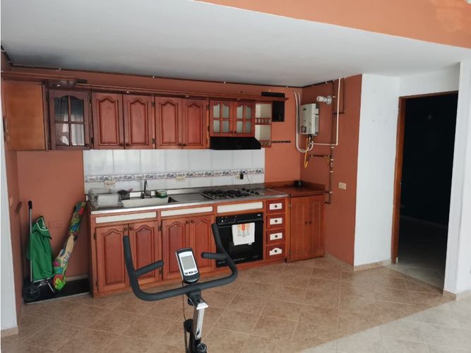 Casa de 3 alcobas en venta en Urbanizacion Manesa, Medellín, 134 m² · foto 2 de 22