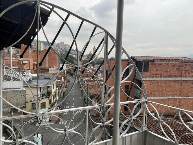 Apartaestudio en venta en La Candelaria, Medellín, 130 m² · foto 11 de 24