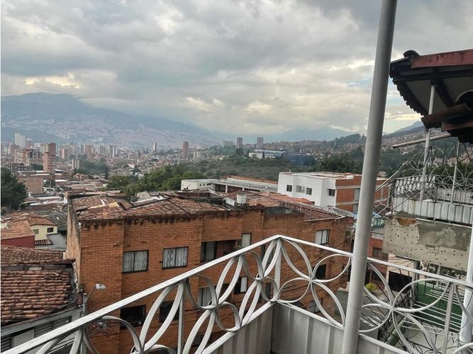 Apartaestudio en venta en La Candelaria, Medellín, 130 m² · foto 12 de 24