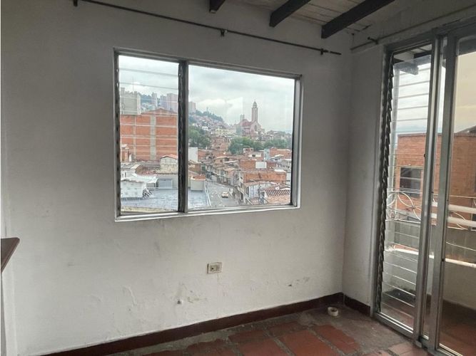 Apartaestudio en venta en La Candelaria, Medellín, 130 m² · foto 18 de 24