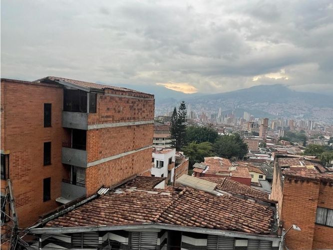 Apartaestudio en venta en La Candelaria, Medellín, 130 m² · foto 23 de 24