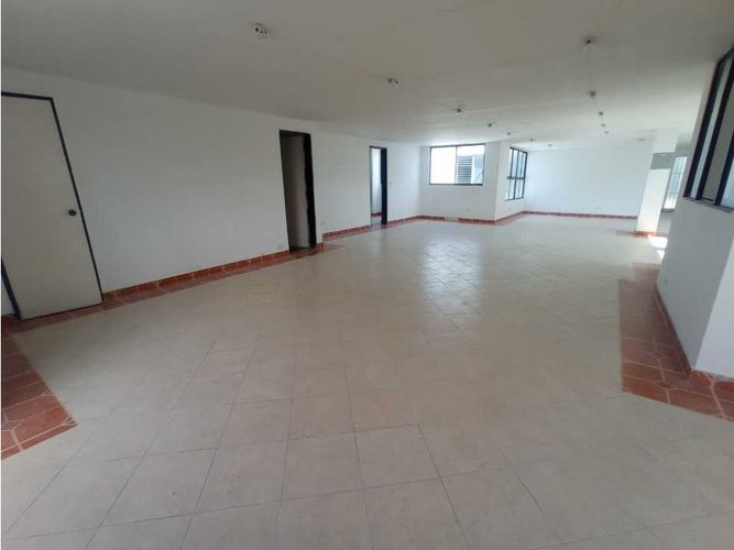 Local en arriendo en Estación Villa, Medellín, 190 m² · foto 3 de 19