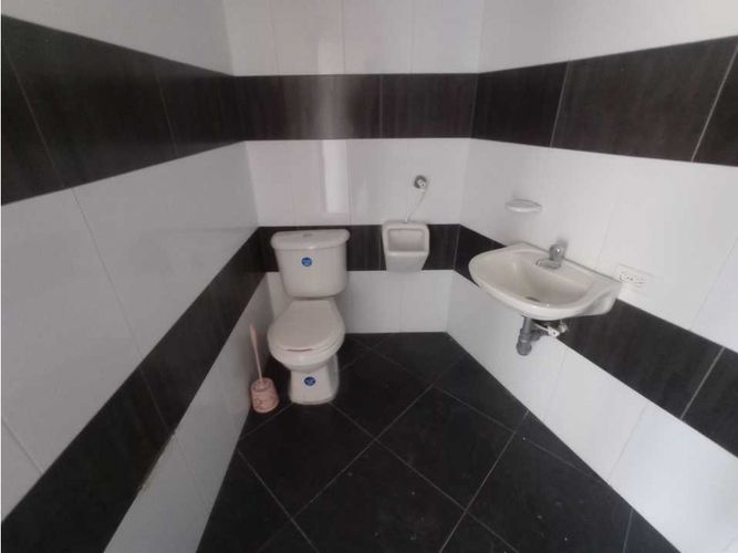 Local en arriendo en Estación Villa, Medellín, 190 m² · foto 18 de 19