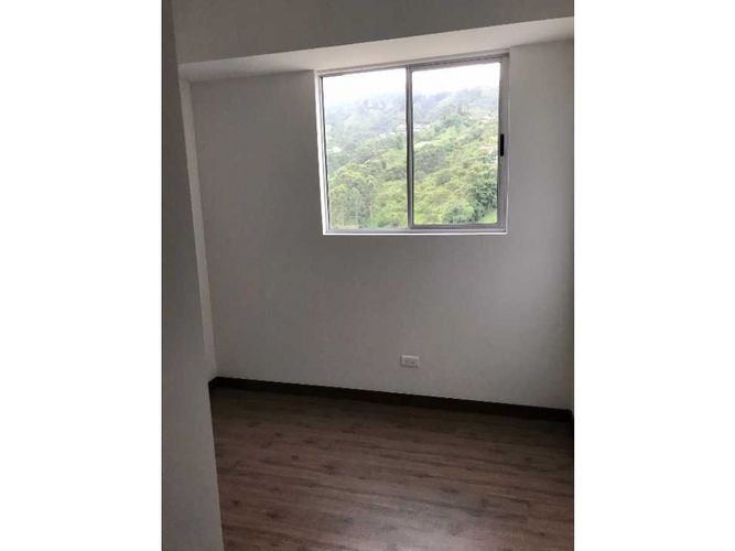Apartamento de 3 alcobas en arriendo en Maria Auxiliadora, Sabaneta, 80 m² · foto 5 de 6
