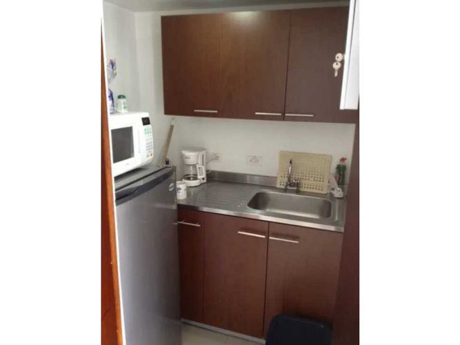 Oficina en arriendo en Laureles, Medellín, 78 m² · foto 2 de 6