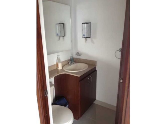 Oficina en arriendo en Laureles, Medellín, 78 m² · foto 4 de 6