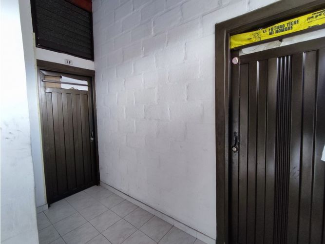Apartaestudio en venta en Prado, Medellín, 205 m² · foto 8 de 11