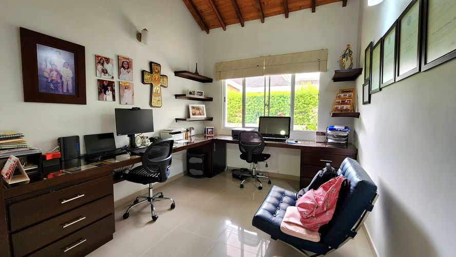 Casa de 4 alcobas en venta en Ruitoque, Piedecuesta, 270 m² · foto 9 de 12