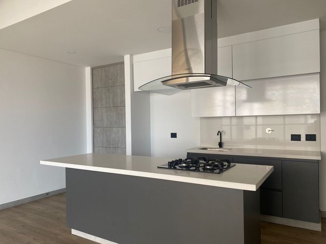 Apartamento de 2 alcobas en arriendo en Loma Del Esmeraldal, Envigado, 76 m² · foto 5 de 15