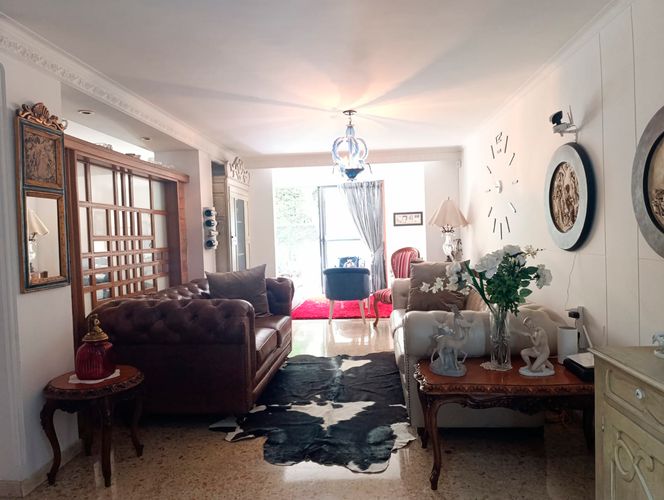 Casa de 3 alcobas en venta en El Poblado, Medellín, 240 m² · foto 3 de 14