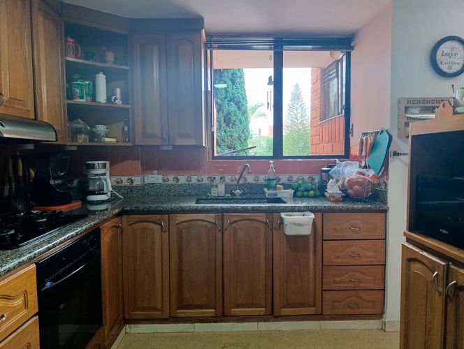 Casa de 3 alcobas en venta en El Poblado, Medellín, 240 m² · foto 8 de 14