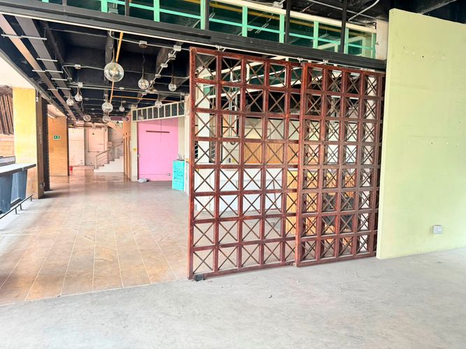 Local en arriendo en El Poblado, Medellín, 1405 m² · foto 3 de 13