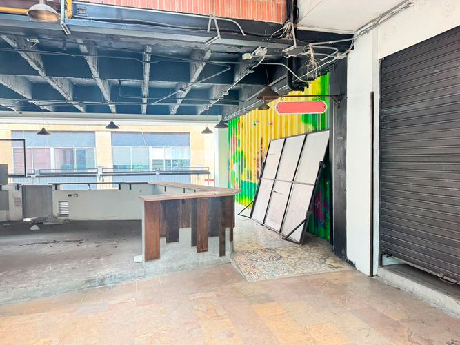 Local en arriendo en El Poblado, Medellín, 1405 m² · foto 7 de 13