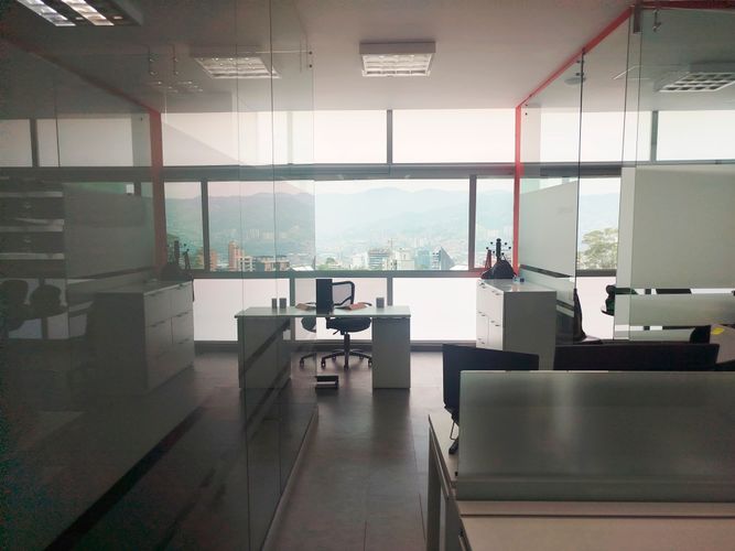 Oficina en arriendo en El Poblado, Medellín, 130 m² · foto 17 de 17