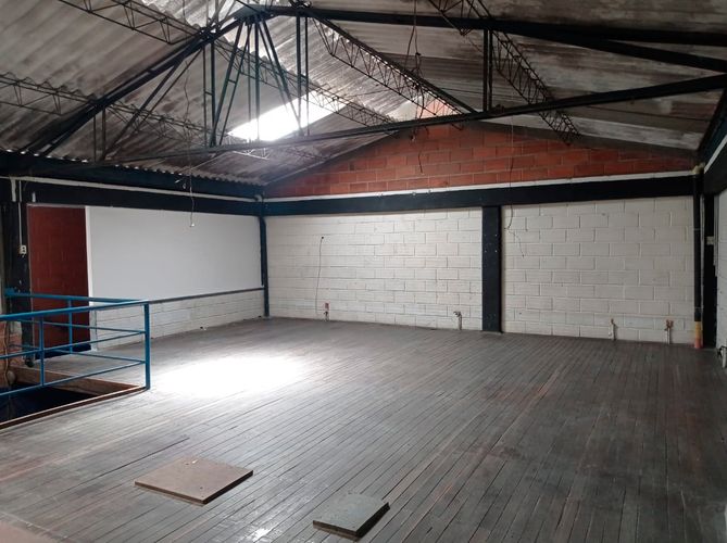 Bodega en arriendo en El Poblado, Medellín, 285 m² · foto 2 de 19