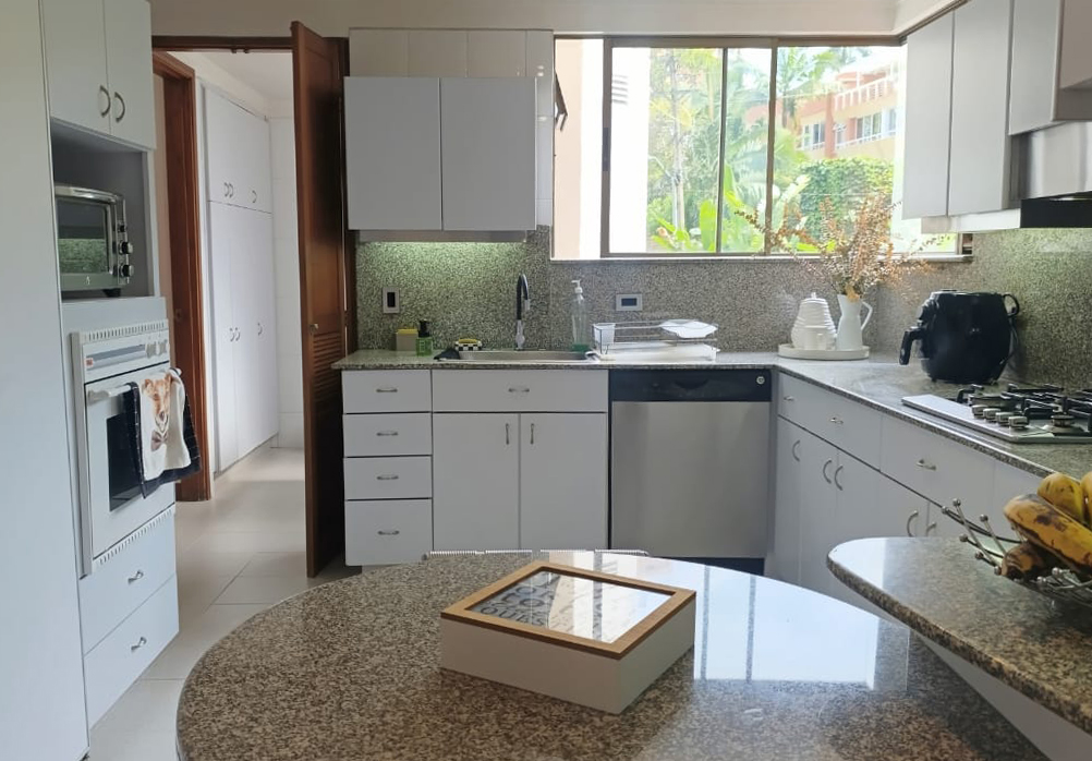 Apartamento en arriendo en El Poblado, Medellín · foto 8 de 19