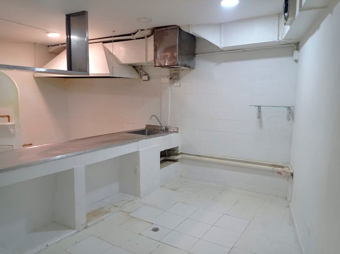 Local en arriendo en Laureles, Medellín, 130 m² · foto 5 de 15