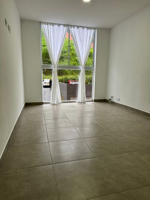 Apartamento de 2 alcobas en venta en La Francia, Manizales, 48 m² · foto 2 de 15