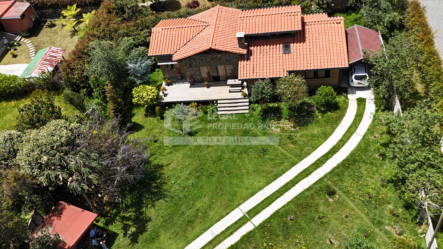 Finca en venta en Santa Elena, Medellín, 170 m² · foto 2 de 24