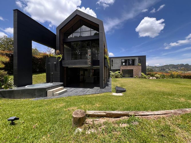 Casa de 4 alcobas en venta en Loma Del Chocho, Envigado, 430 m² · foto 20 de 20