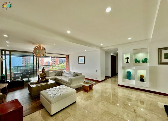 Apartamento de 4 alcobas en arriendo en La Calera, Medellín, 210 m² · foto 2 de 24