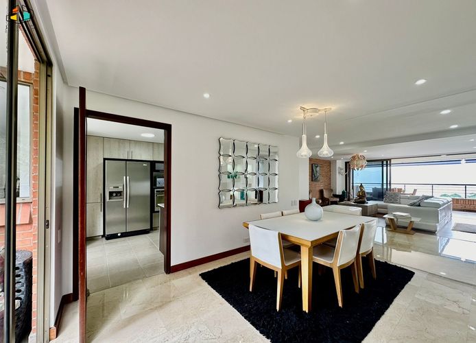 Apartamento de 4 alcobas en arriendo en La Calera, Medellín, 210 m² · foto 10 de 24