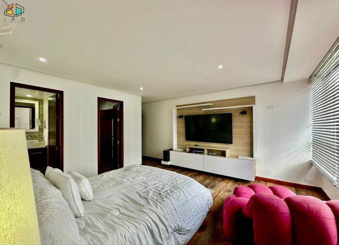 Apartamento de 4 alcobas en arriendo en La Calera, Medellín, 210 m² · foto 16 de 24
