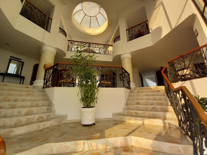 Casa de 7 alcobas en venta en Ciudad Jardin, Cali, 680 m² · foto 24 de 24