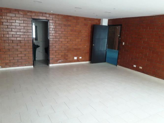Local en arriendo en Los Cambulos, Cali, 2262 m² · foto 22 de 24